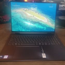Lenova Laptop - Yoga 7i 2-in-1