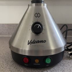 Volcano Classic Vaporizer With 4 New Bags