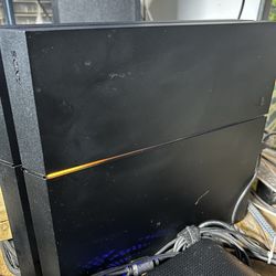 PS4 great shape 3 controllers head set games