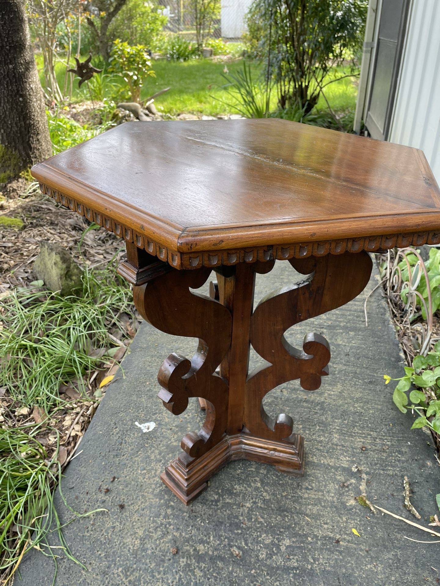 Six-Sides Antique End Table