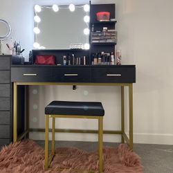 Vanity Table With LED Lighted Mirror 