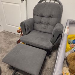 Barely used maternity rocking chair with ottoman