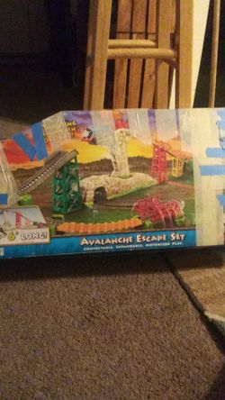 Avalanche escape set Thomas the train