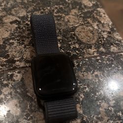 Apple Watch SE 44m With GPS (2nd Gen)