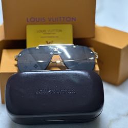 Louis Vuitton Women Sunglasses 