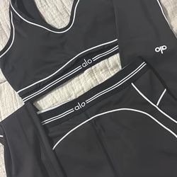 ALO Yoga Black & White Set - M