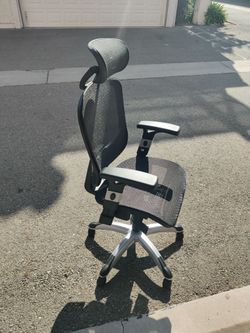 New Mesh office chair