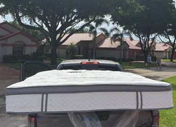 Brand new queen mattress memory foam