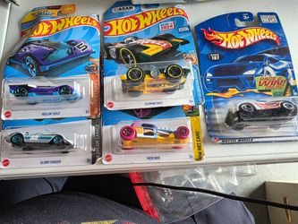 5 Hot Wheels cars NIP