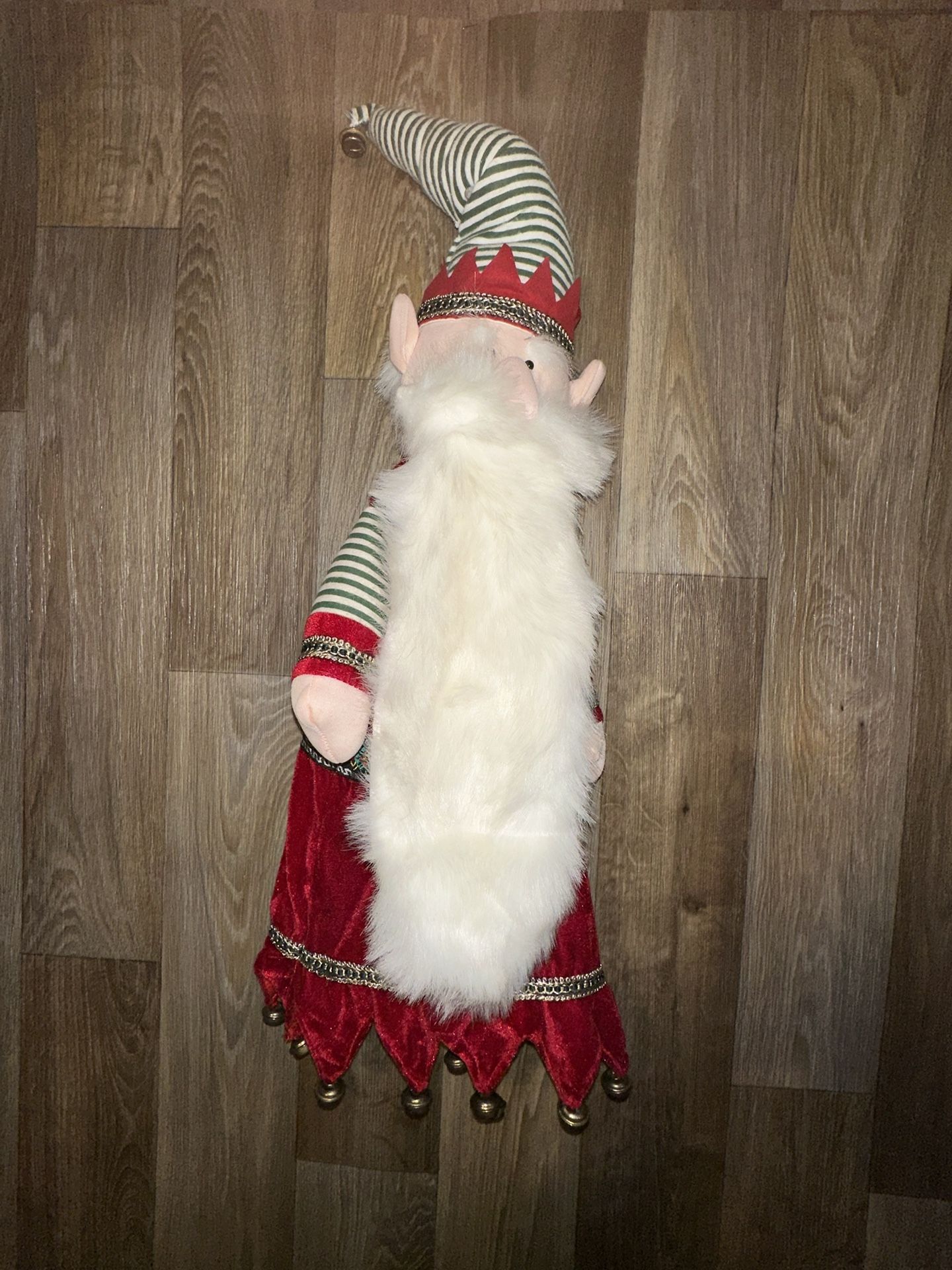 VTG Christmas around the world elf
