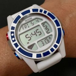 Nixon Starwars R2D2 Watch