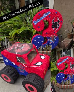Glo's Custom Made Piñatas