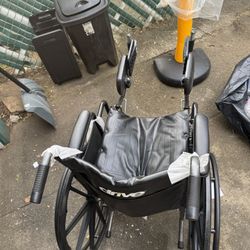 Drive Medical. Wheel Chair 