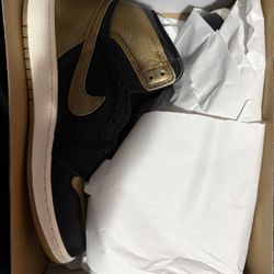 Air Jordan 1 Retro High OG GS – Black/Metallic Gold (7Y / Women’s 8.5) – New
