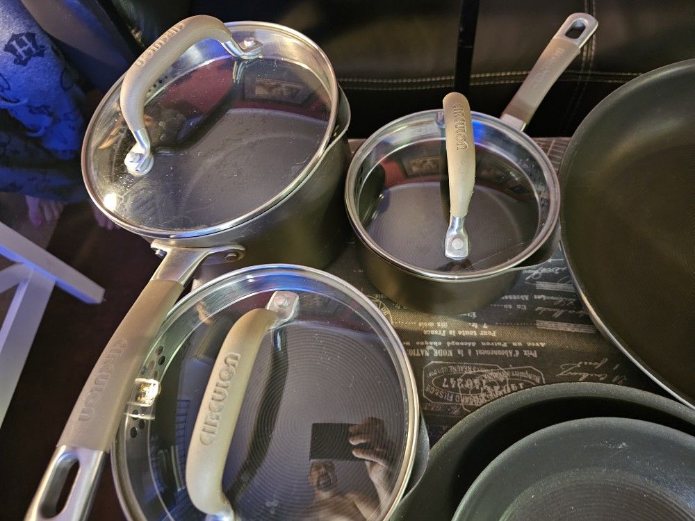 PROFESSIONAL POT SET COOKWARE POTS PANS COSTCO for Sale in Norwalk, CA