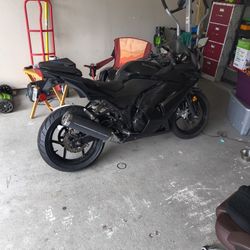 2011 Kawasaki Ninja 250 Asking $3,000