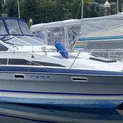 30ft Cabin Cruiser Boat- Multi Day Cruiser