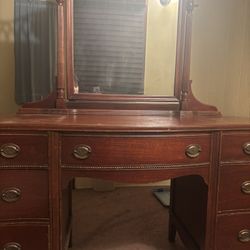 Vintage 1940's Dresser/Vanity