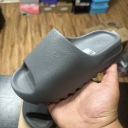YEEZY SLIDES “ GRANITE “ 