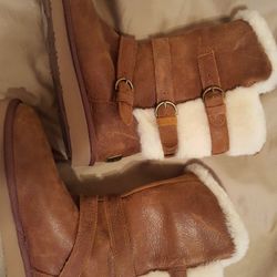 Uggs boots size 7