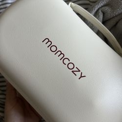 momcozy BRAND NEW