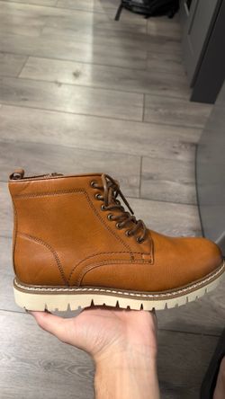 BRAND NEW  Steve Madden Men's Broome Chukka boots size 9.5 Men’s