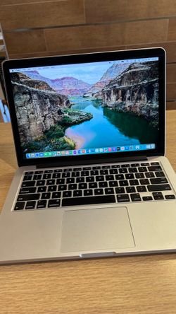 Apple MacBook Pro 13” Retina i5/8GB/256GB SSD $180