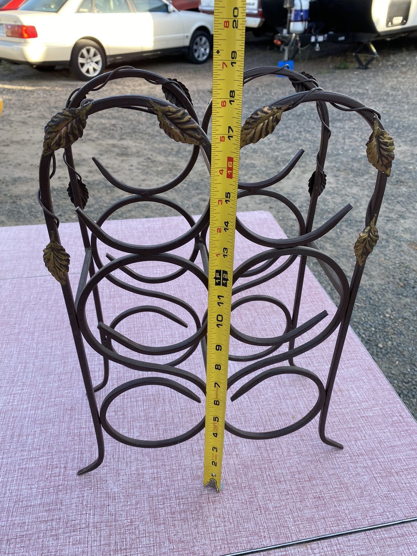 6 Bottle Metal Wine Rack with Leaves