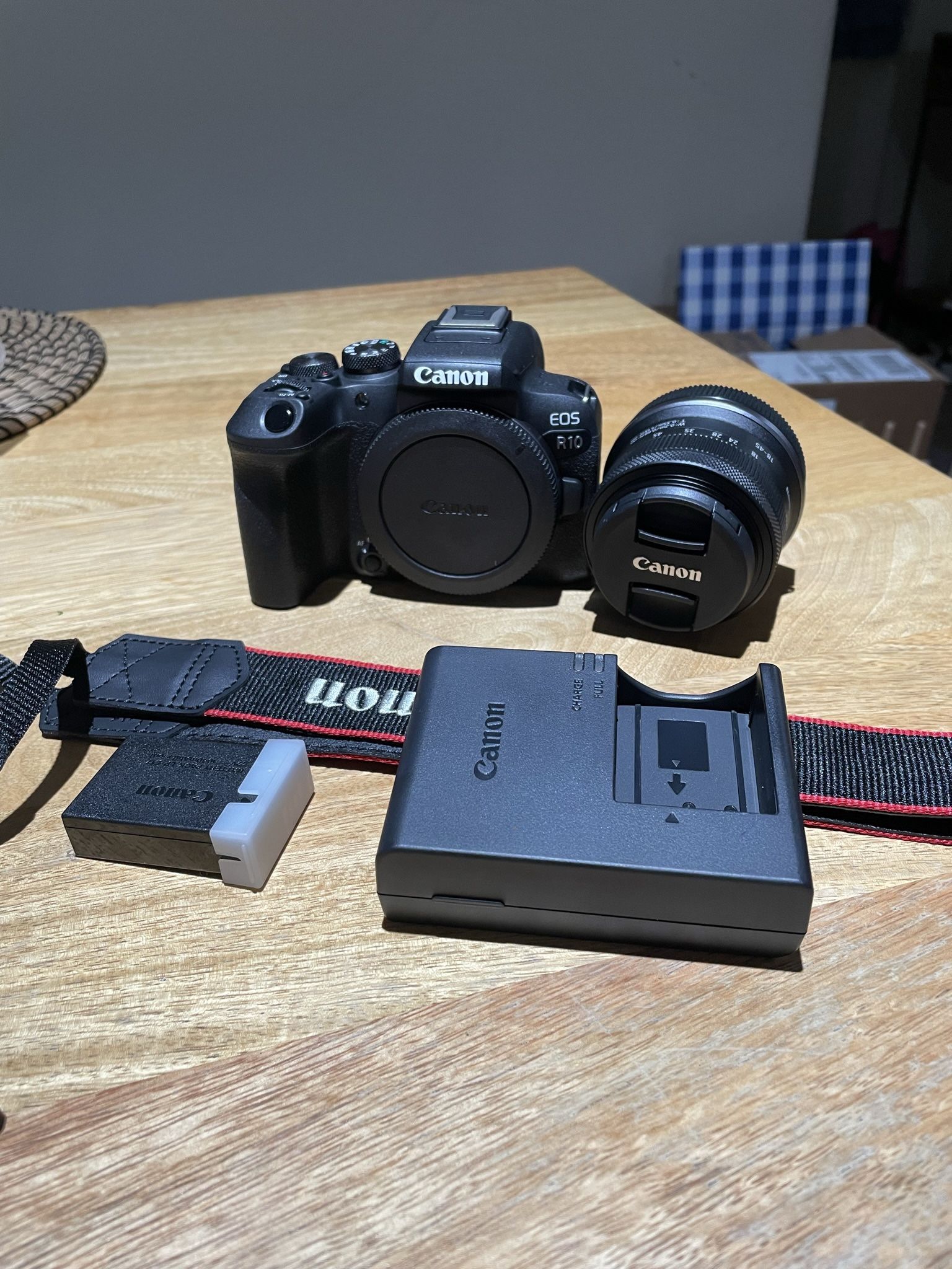 Canon R10 With RF-S 18-45