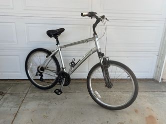 Large Frame Giant Sedona DX Aluminum Frame 24 Speed Hybrid Mountain Bike