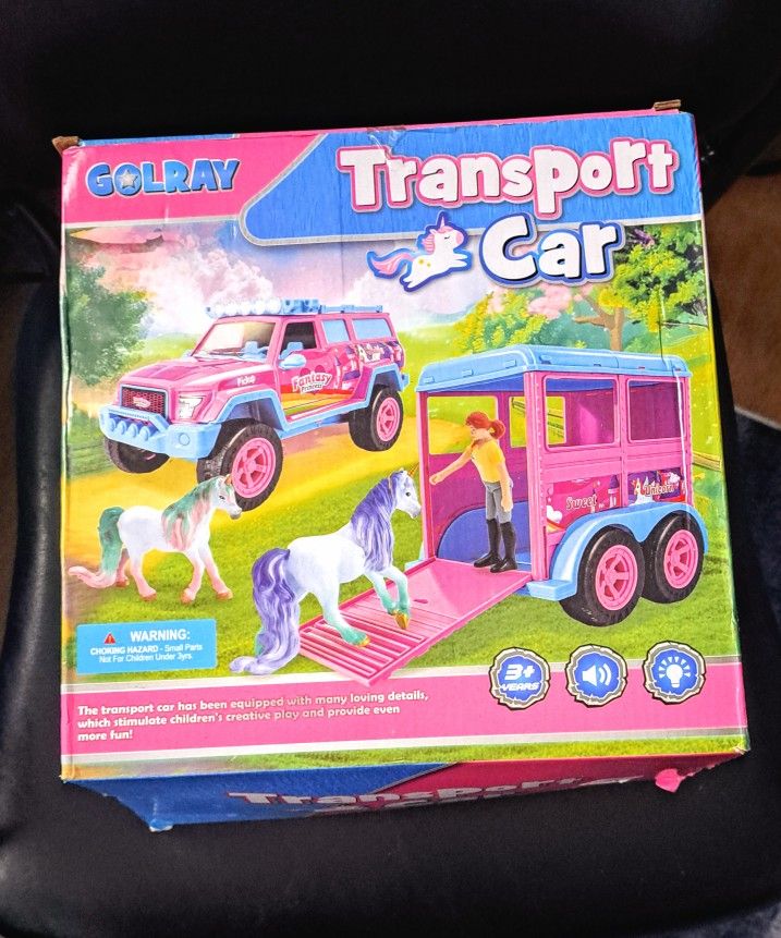 NIB /Golray/Horse Trailer/ Toys for Girls 3-5 with Light and Sound Truck