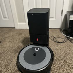 iRobot Roomba i3+ EVO 