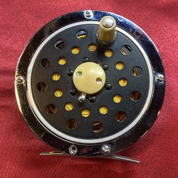 Vintage Fly Fishing Reel Model 440 Made In Japan 