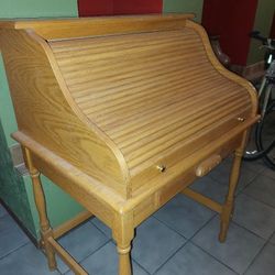 Roll Top Desk With Spindle Legs