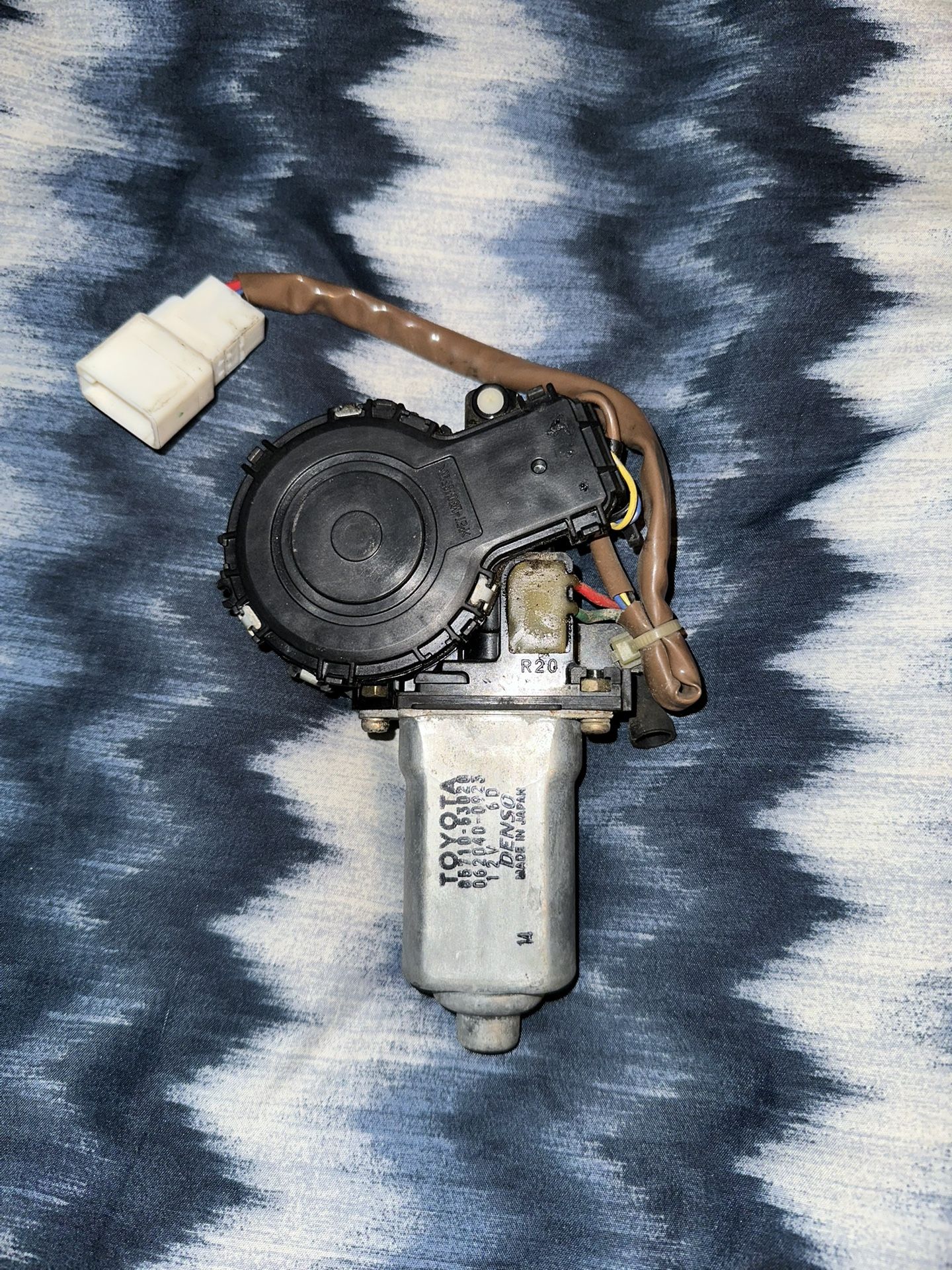 01-05 Lexus IS300 Driver Window Motor