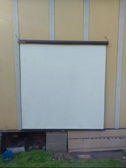 60  ×  61    Projector   Screen