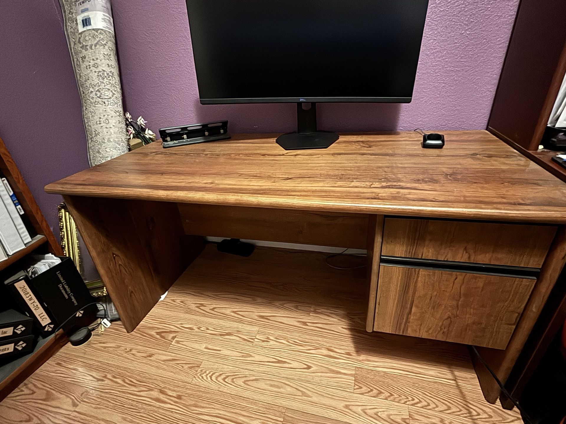 Executive Desk (wood Laminate)