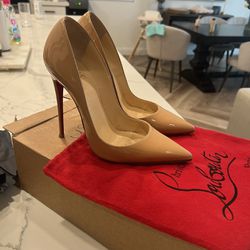 Christian Louboutin So Kate