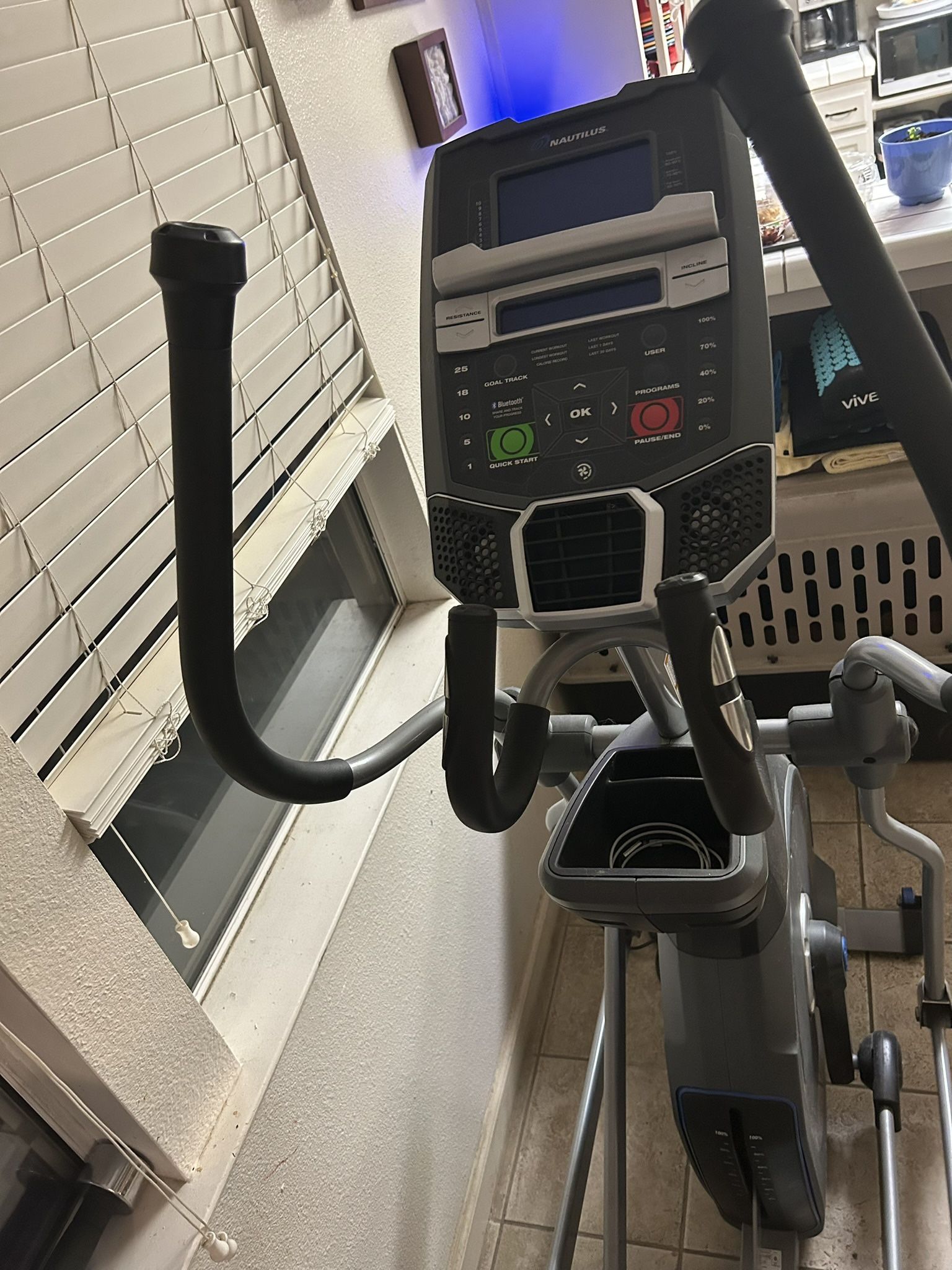 Nautilus Elliptical E616