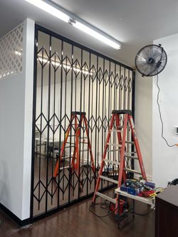 Scissor gate ( folding gate)