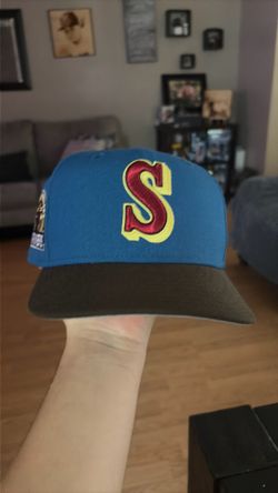 Mariners fitted size 7