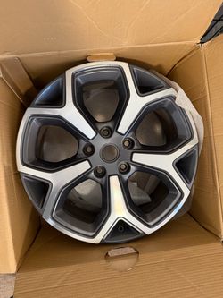 OEM Rivian 21” Wheels + Aero Covers – R1T / R1S