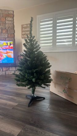 4 ft Christmas tree