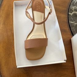 Sandals Tan Alex Marie 10 Wide