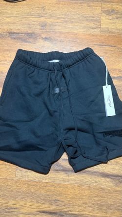 Black essential shorts