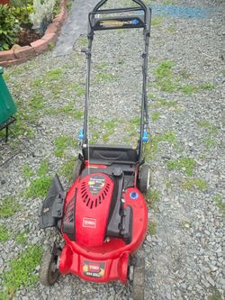 Toro personal pace lawnmower