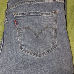 Women's Levis Jeans