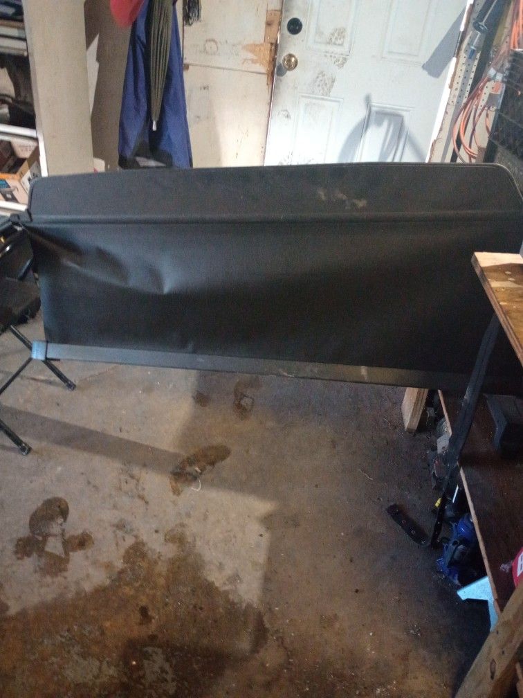 2001 Infiniti QX4 Cargo Cover