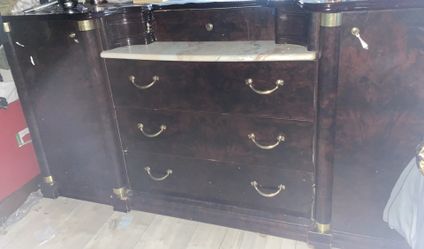Dresser 