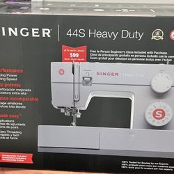 Singer 44S Heavy Duty Sewing Machine